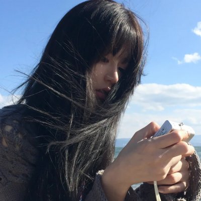英格丽向西行 封面